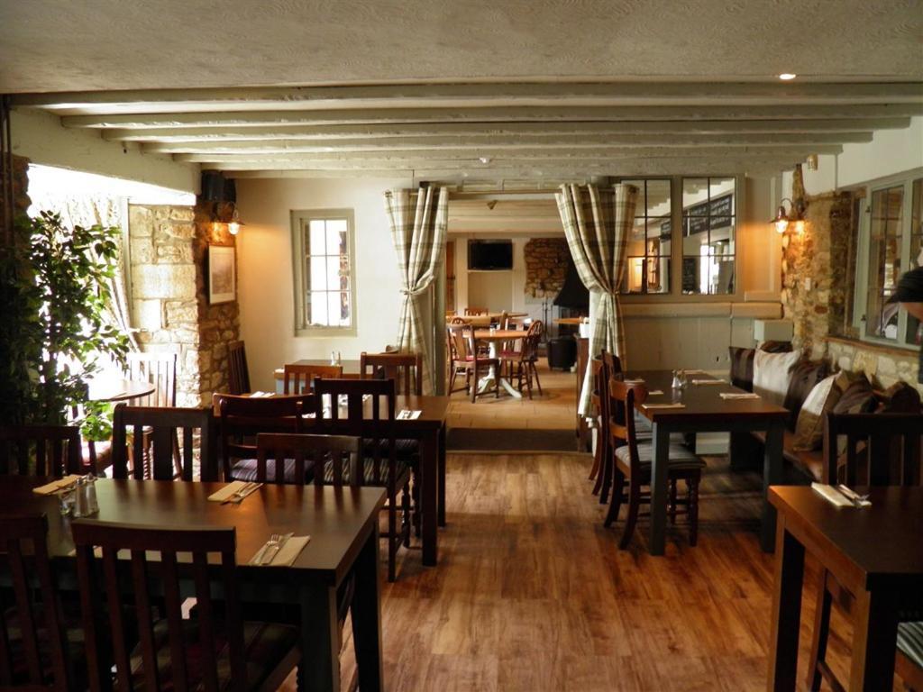 The Talbot Inn Eynsham Bagian luar foto