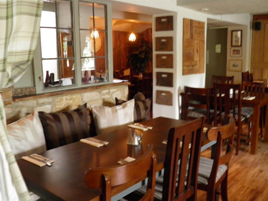 The Talbot Inn Eynsham Bagian luar foto
