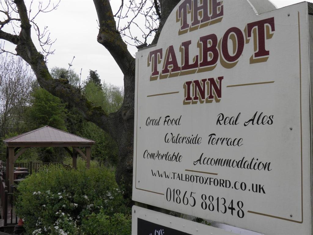 The Talbot Inn Eynsham Bagian luar foto