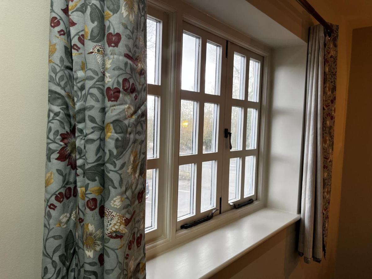 The Talbot Inn Eynsham Bagian luar foto